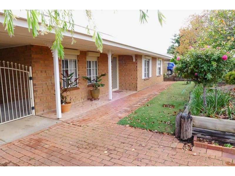 27 Warilda Crescent, Hallett Cove SA 5158