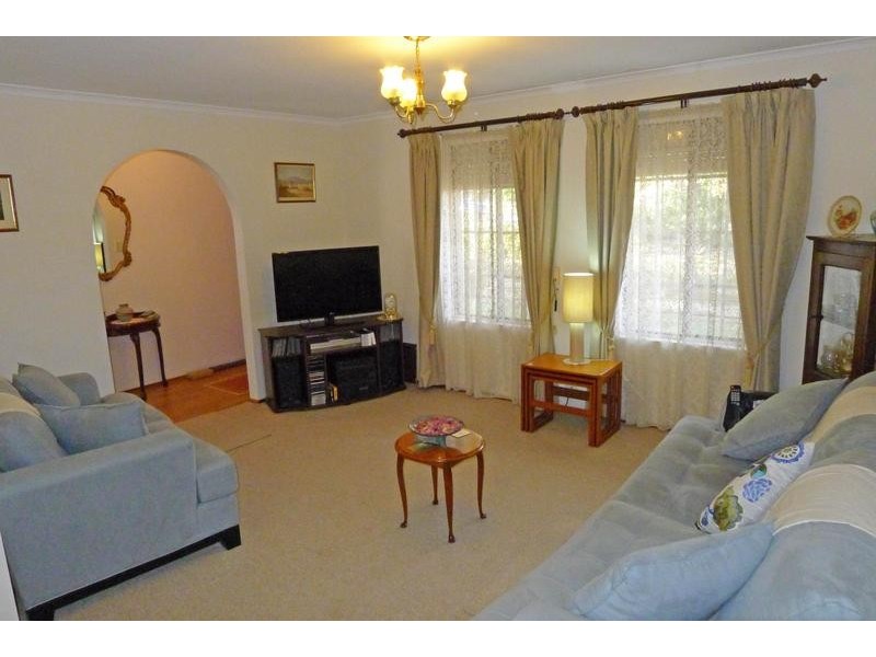 27 Warilda Crescent, Hallett Cove SA 5158