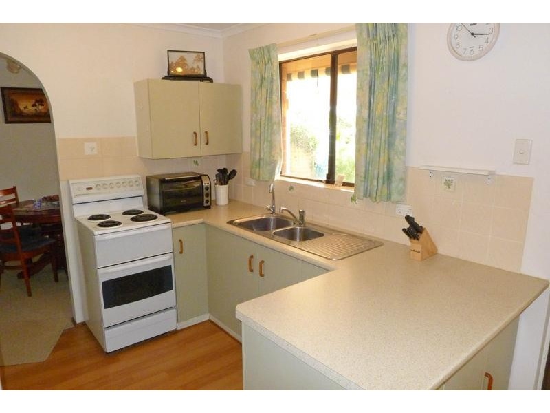 27 Warilda Crescent, Hallett Cove SA 5158