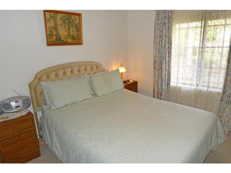 27 Warilda Crescent, Hallett Cove SA 5158