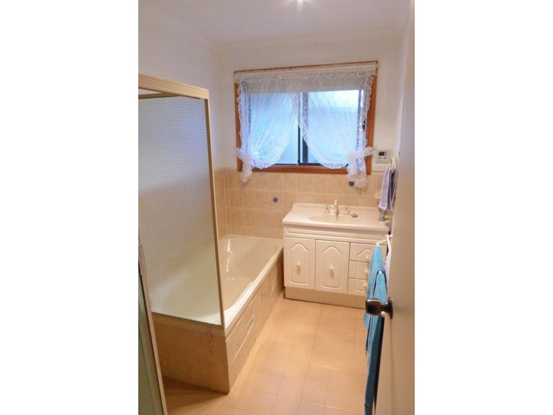 27 Warilda Crescent, Hallett Cove SA 5158