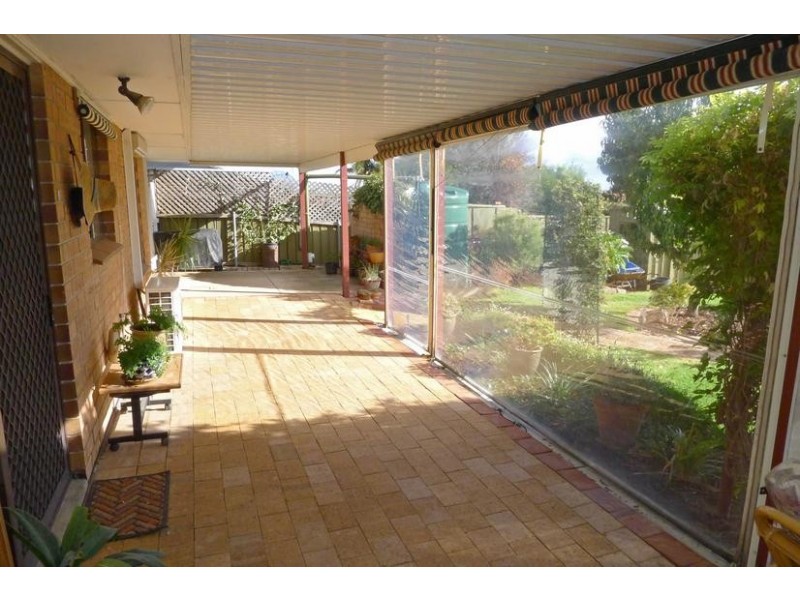 27 Warilda Crescent, Hallett Cove SA 5158