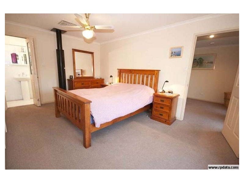 5 Challenger Court, Happy Valley SA 5159