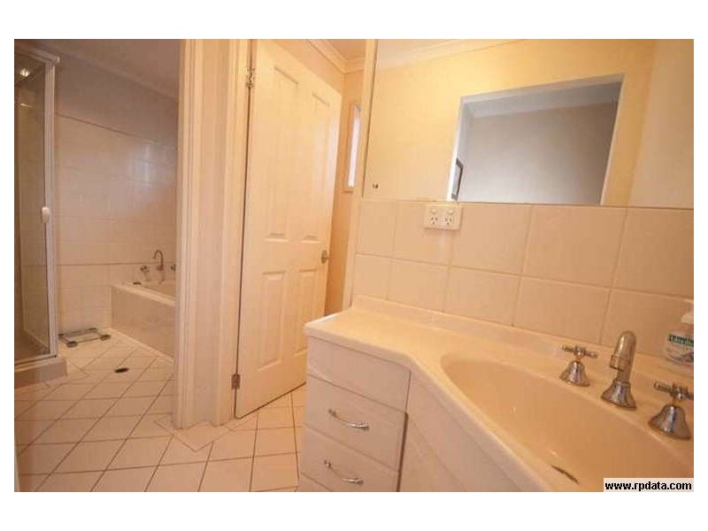 5 Challenger Court, Happy Valley SA 5159