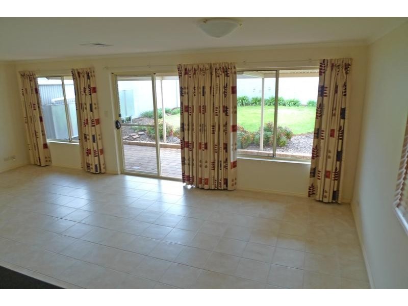 28 Alderman Avenue, Seacombe Gardens SA 5047