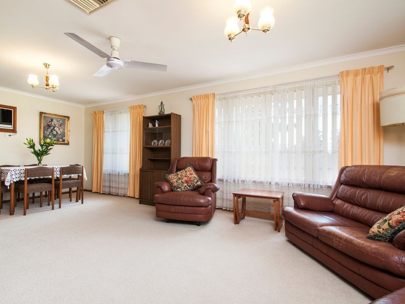 2a Jasmine Avenue, Marion SA 5043