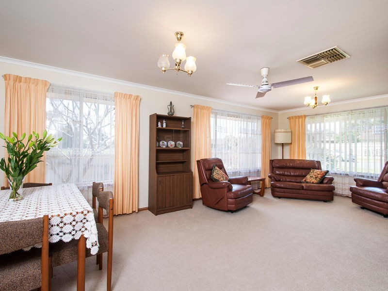 2a Jasmine Avenue, Marion SA 5043