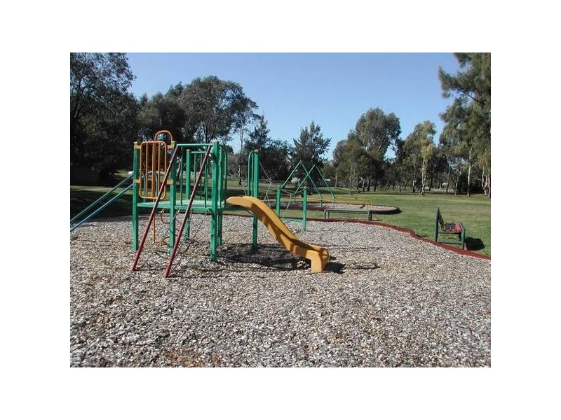 3 Lorne Crescent, Huntfield Heights SA 5163