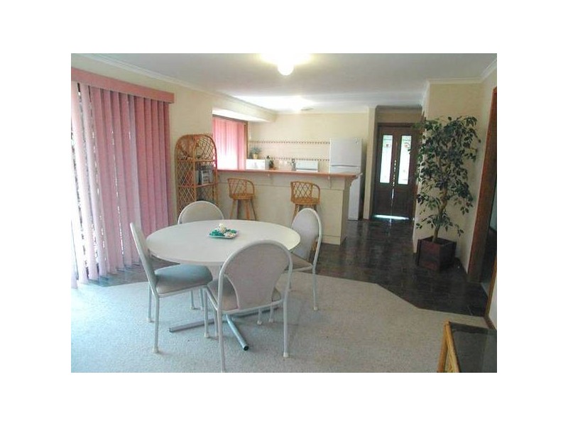 24 Mawson Circuit, Woodcroft SA 5162