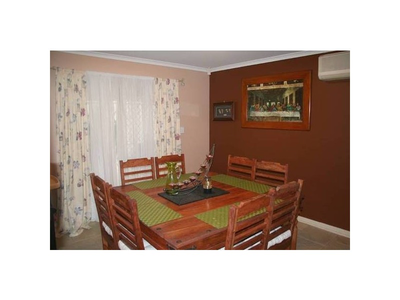 8 Sovereign Drive, Woodcroft SA 5162