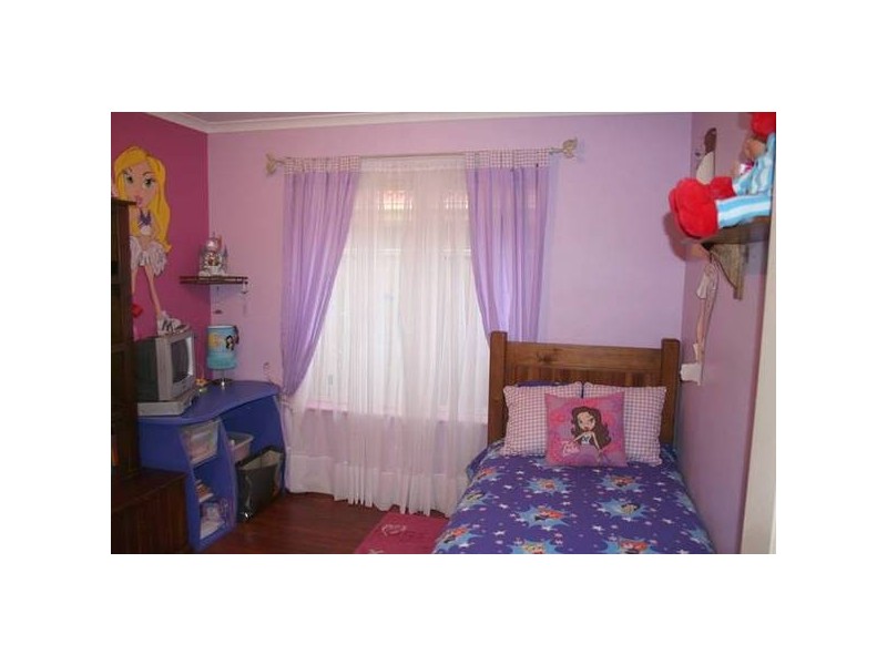 8 Sovereign Drive, Woodcroft SA 5162