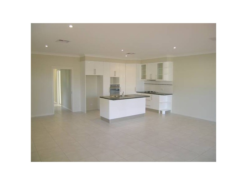 13a Dalkeith Avenue, Dover Gardens SA 5048