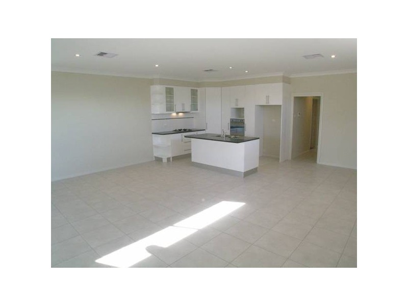 15 Dalkeith Avenue, Dover Gardens SA 5048