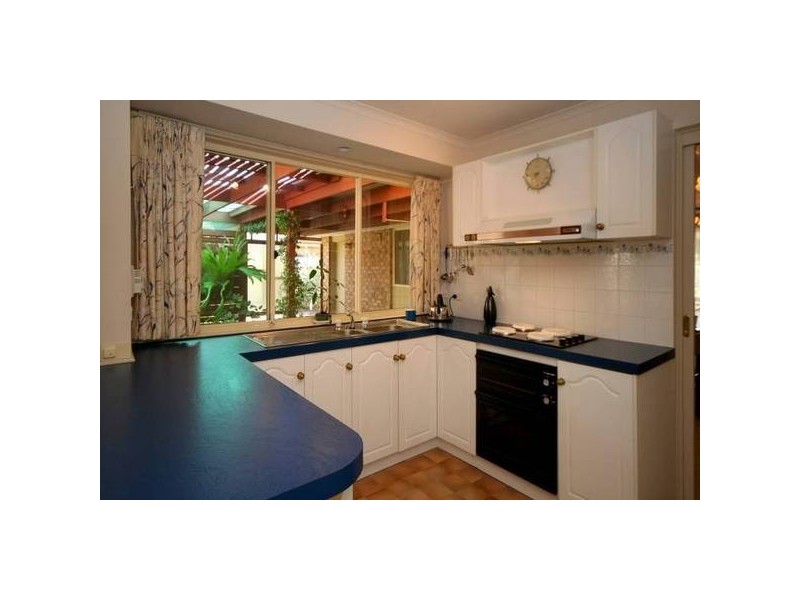15 Newport Crescent, Aberfoyle Park SA 5159