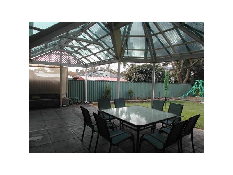 1 Mandalay Drive, Happy Valley SA 5159