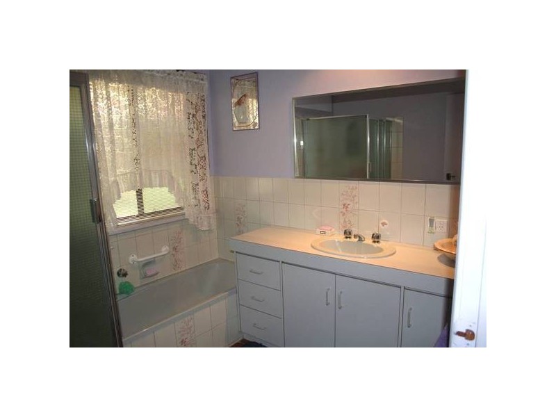 4 Moora Street, Hallett Cove SA 5158