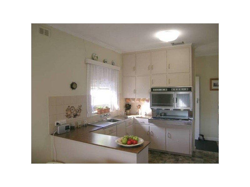 1 Winchester Avenue, Hove SA 5048