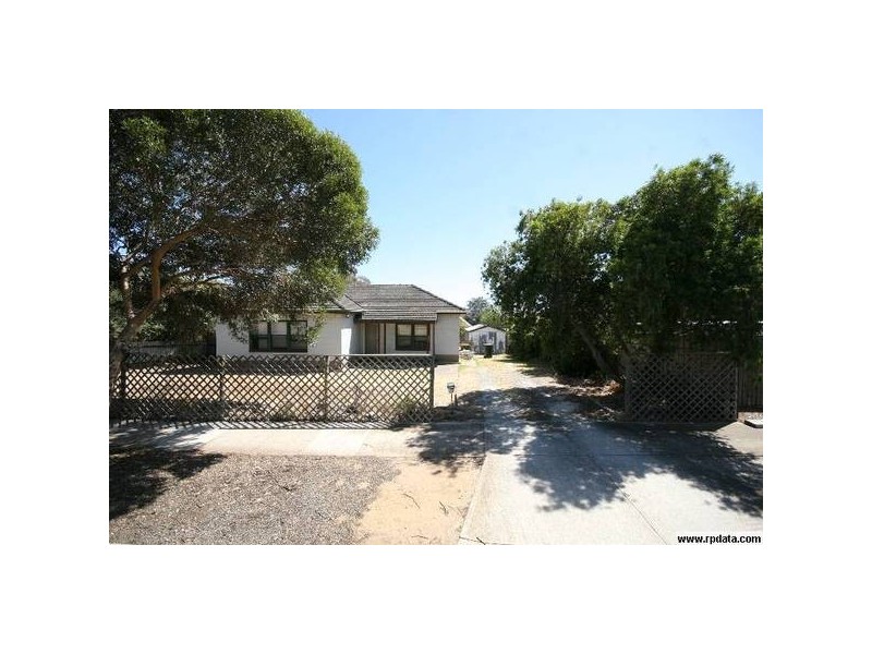 27 Oak Avenue, Clovelly Park SA 5042