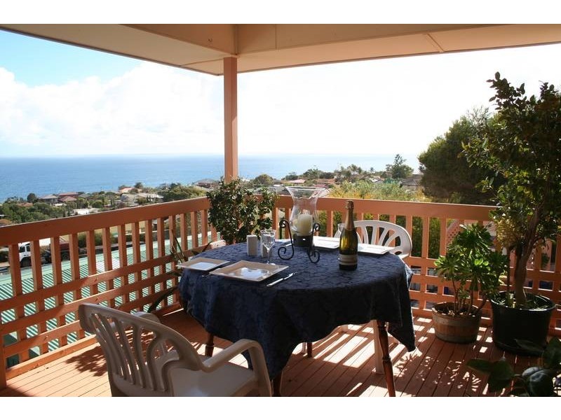 4 Moora Street, Hallett Cove SA 5158