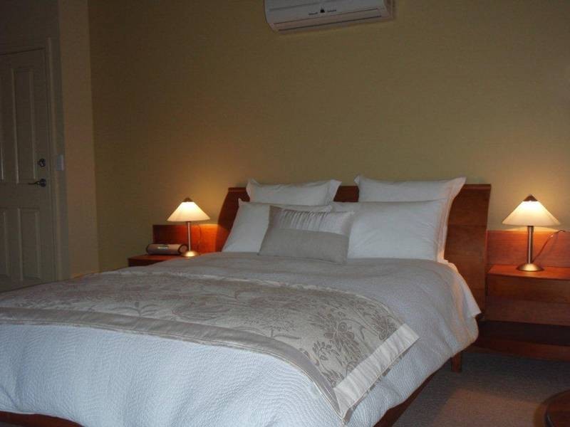 42 Sackville Street, Port Fairy VIC 3284