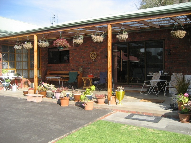 136 Princes Highway, Port Fairy VIC 3284