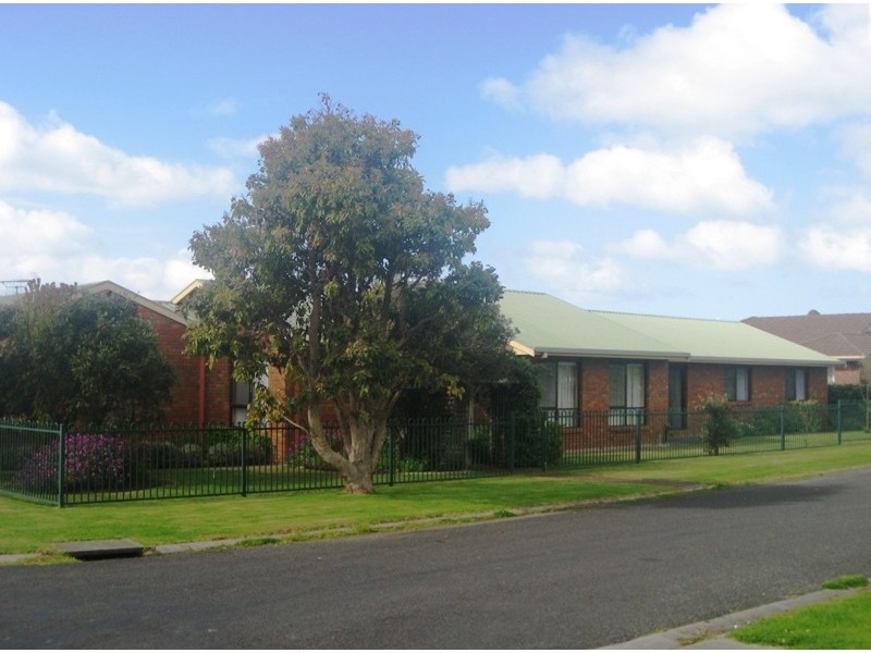 6 Uebergang St, Port Fairy VIC 3284