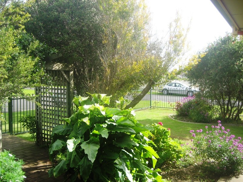 6 Uebergang St, Port Fairy VIC 3284