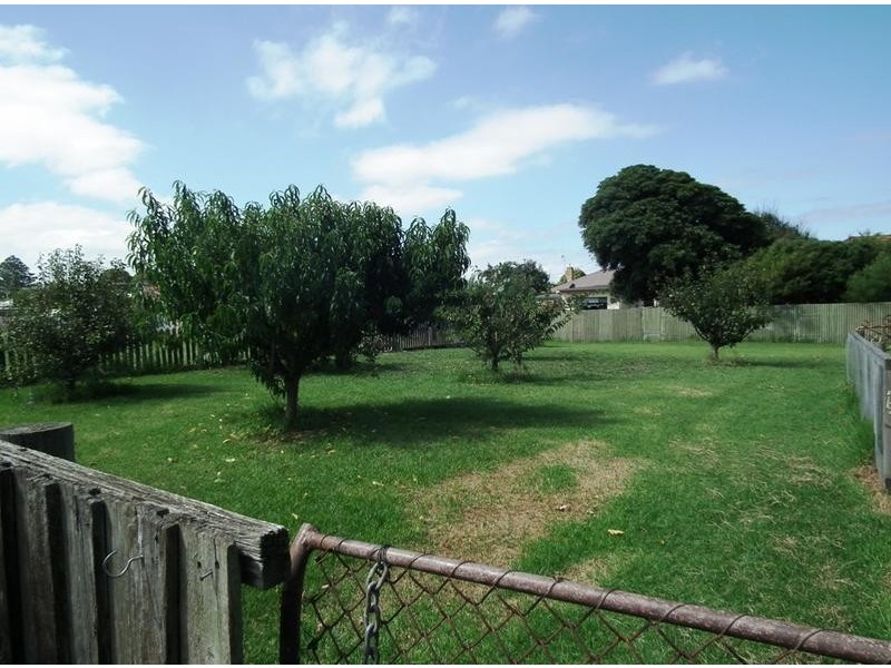 98 Princes Hwy, Port Fairy VIC 3284