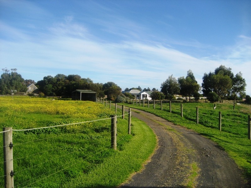98 Princes Hwy, Port Fairy VIC 3284