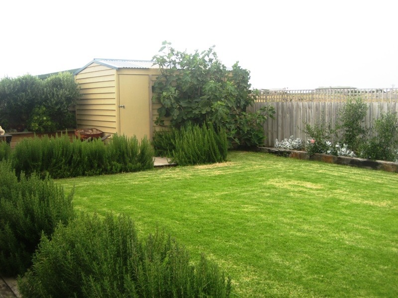 16 Anna Catherine Drive, Port Fairy VIC 3284