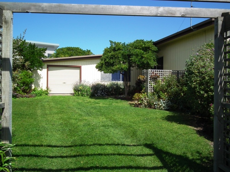 2 Powling Street, Port Fairy VIC 3284