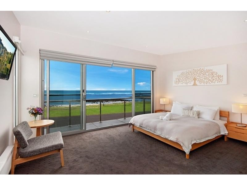 16 Ocean Drive, Port Fairy VIC 3284