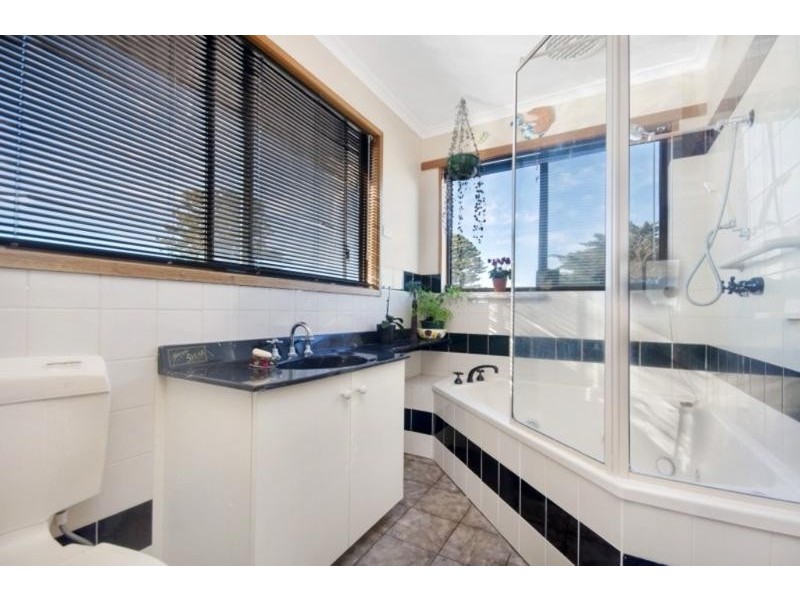 1 Seaview Way, Port Fairy VIC 3284