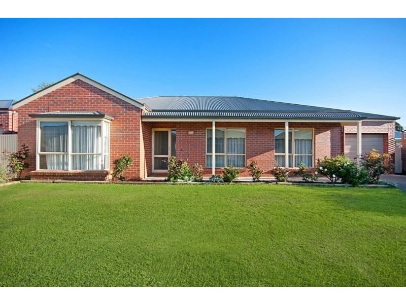 8 Winnen Place, Port Fairy VIC 3284