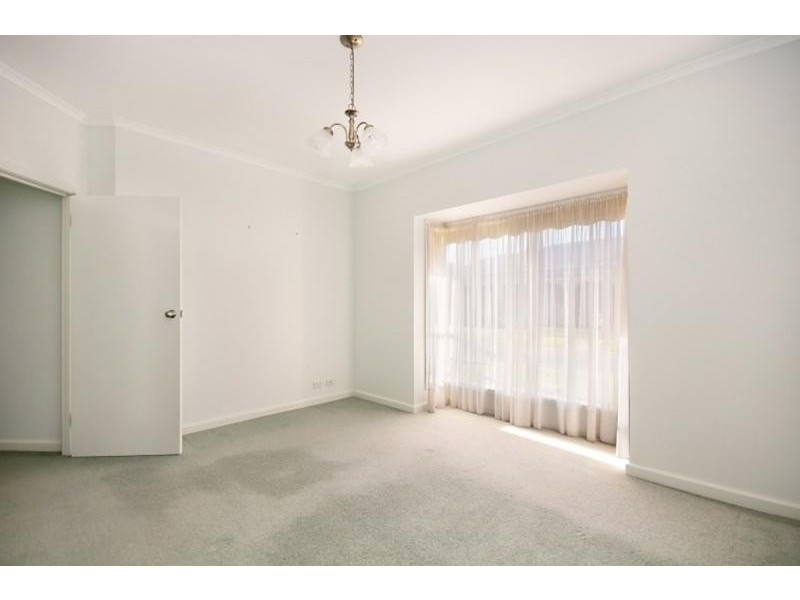 8 Winnen Place, Port Fairy VIC 3284