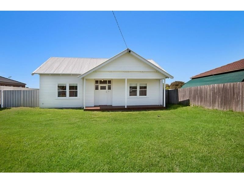 13 Elizabeth Street, Port Fairy VIC 3284