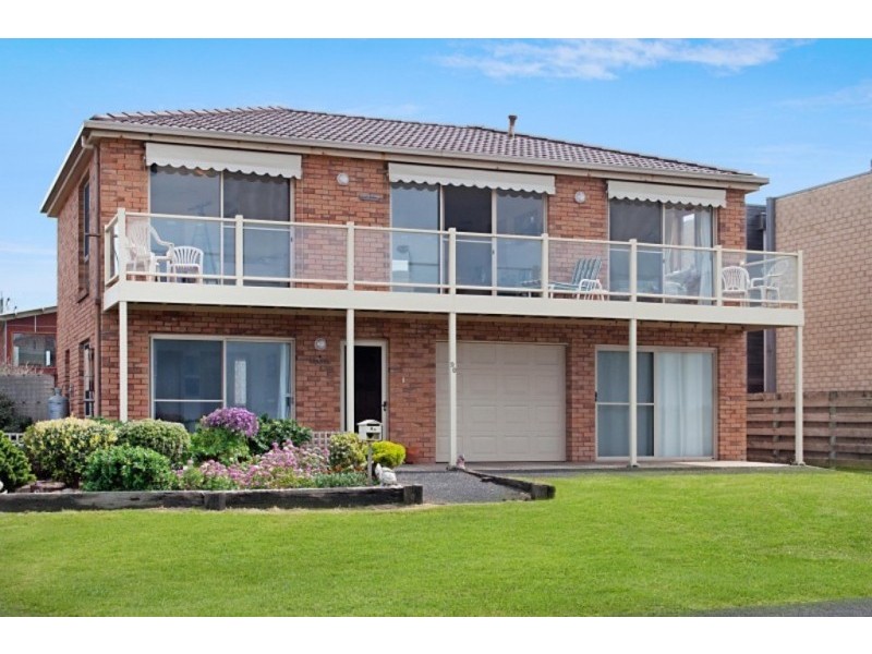 90 Ocean Drive, Port Fairy VIC 3284