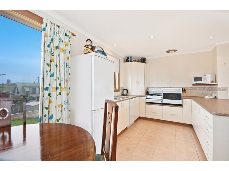 90 Ocean Drive, Port Fairy VIC 3284