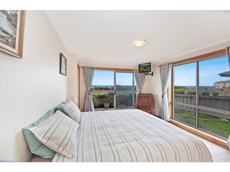 90 Ocean Drive, Port Fairy VIC 3284