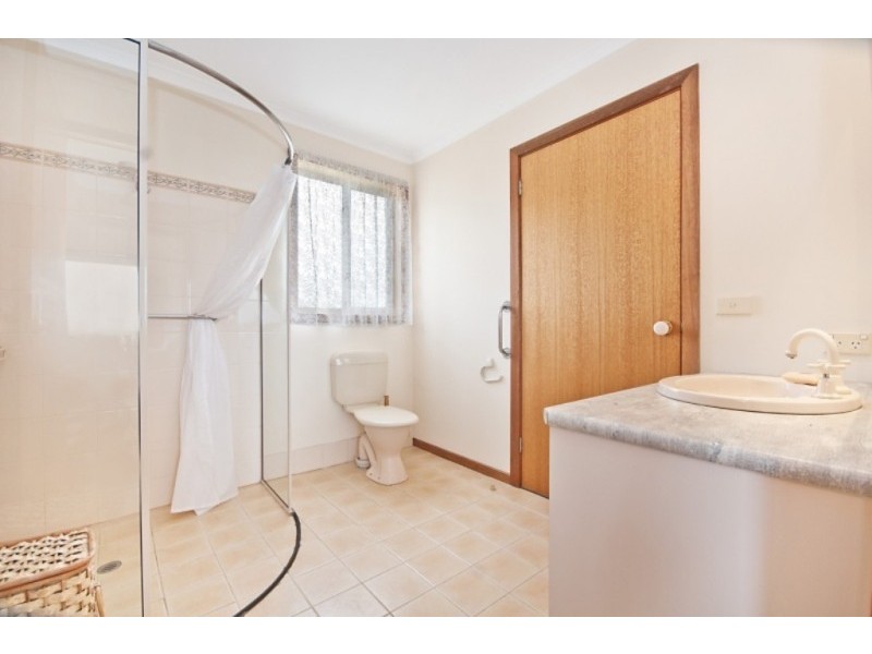 90 Ocean Drive, Port Fairy VIC 3284