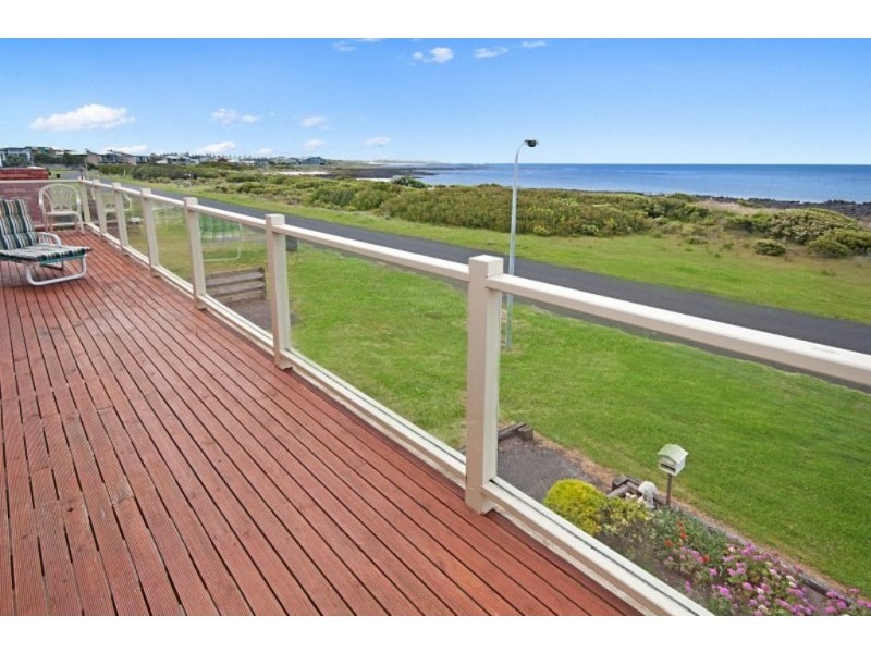 90 Ocean Drive, Port Fairy VIC 3284