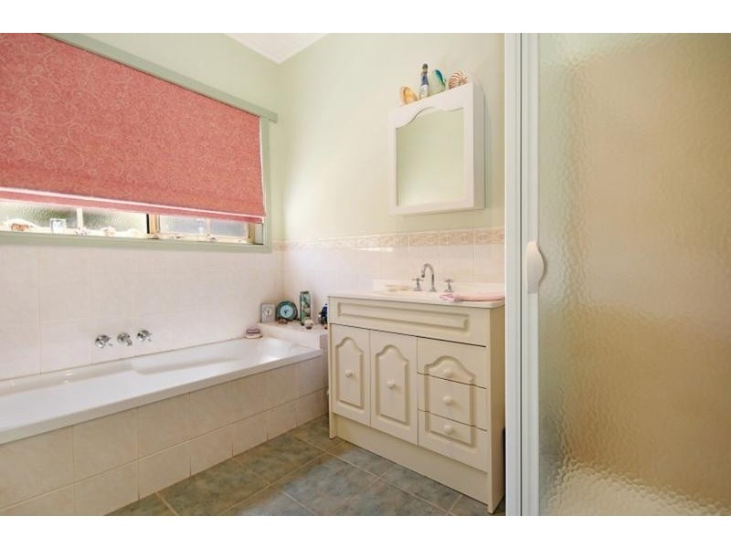 1 Winnen Place, Port Fairy VIC 3284