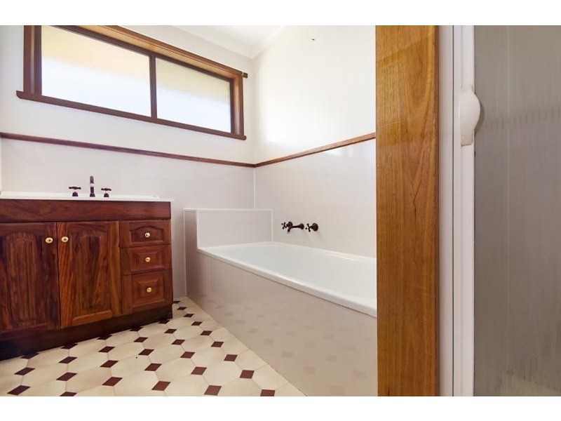 2 Reardon Street, Port Fairy VIC 3284