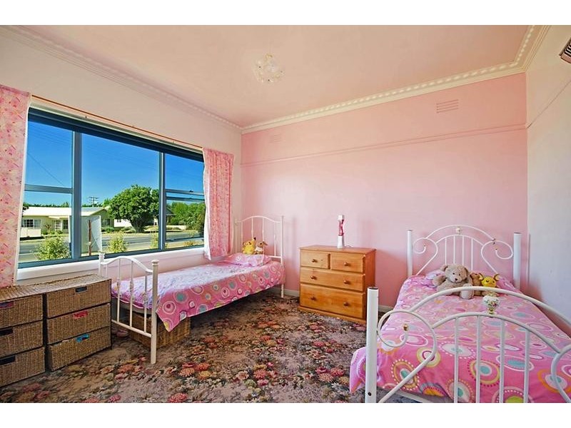 152 Princes Highway, Port Fairy VIC 3284