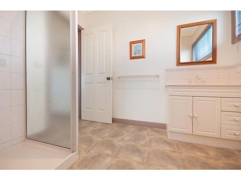 1/104 Ocean Drive, Port Fairy VIC 3284