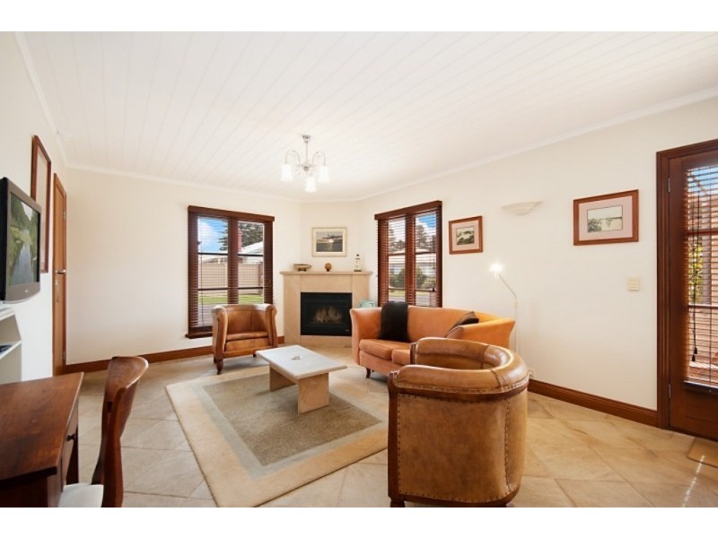 54 Bank Street, Port Fairy VIC 3284