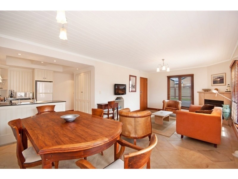 54 Bank Street, Port Fairy VIC 3284