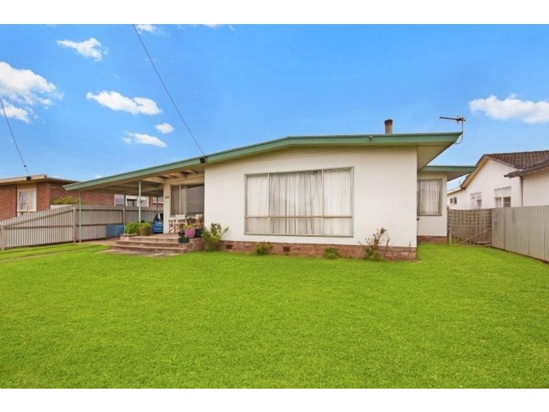 16 Roberts Avenue, Port Fairy VIC 3284