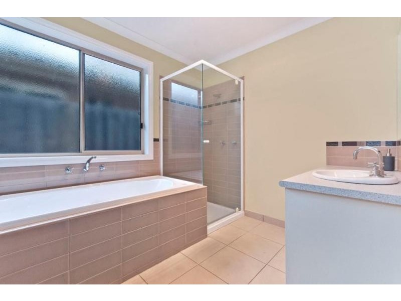 10 Gladman Court, Koroit VIC 3282