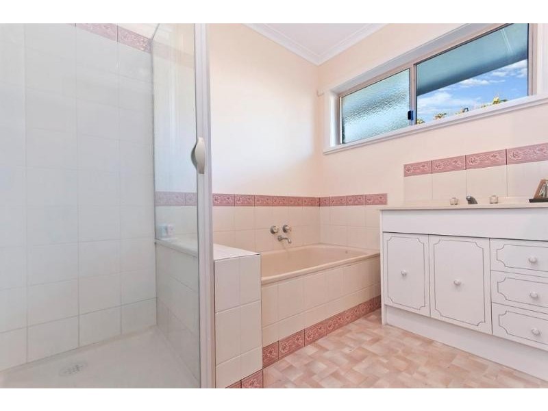 2 Dunlee Way, Port Fairy VIC 3284